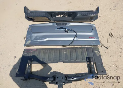 2024 Chevrolet Silverado 1500 4Wd Short Bed Rst z USA, uszkodzony, nr VIN 3GCUDEE84RG193084